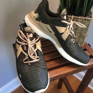 Men’s camouflage Nike Renew Arena Running Shoes